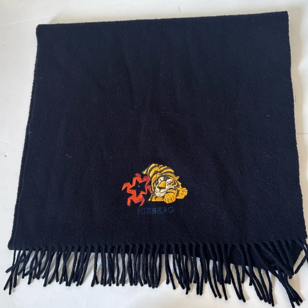 Vintage iceberg scarf